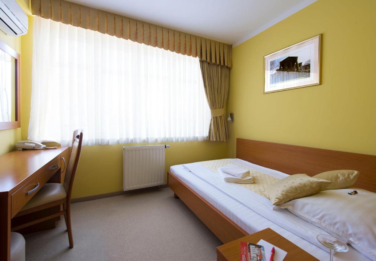 Hotel Varaždin Extérieur photo