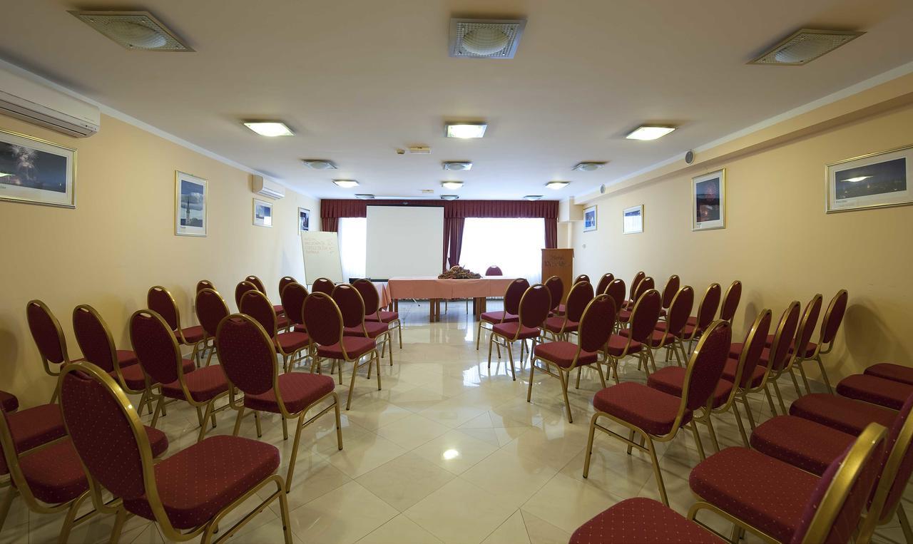 Hotel Varaždin Extérieur photo