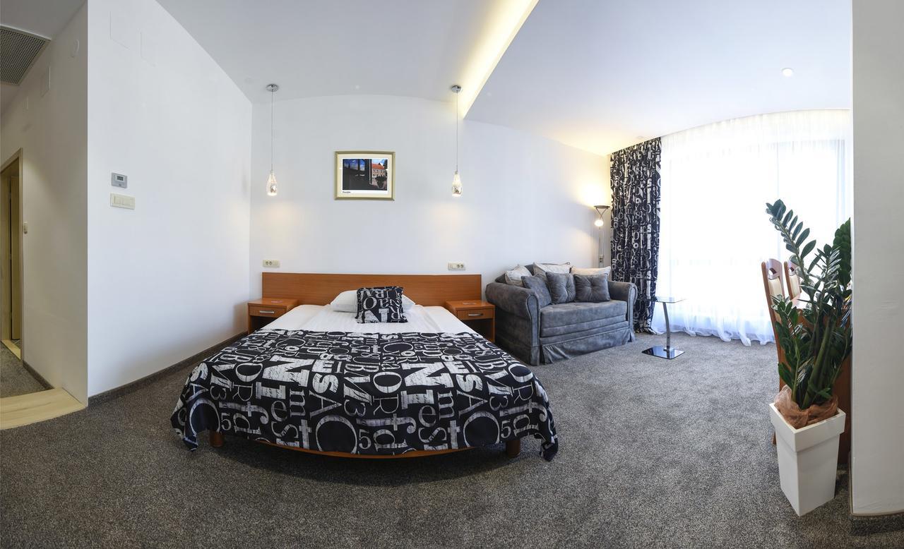 Hotel Varaždin Extérieur photo